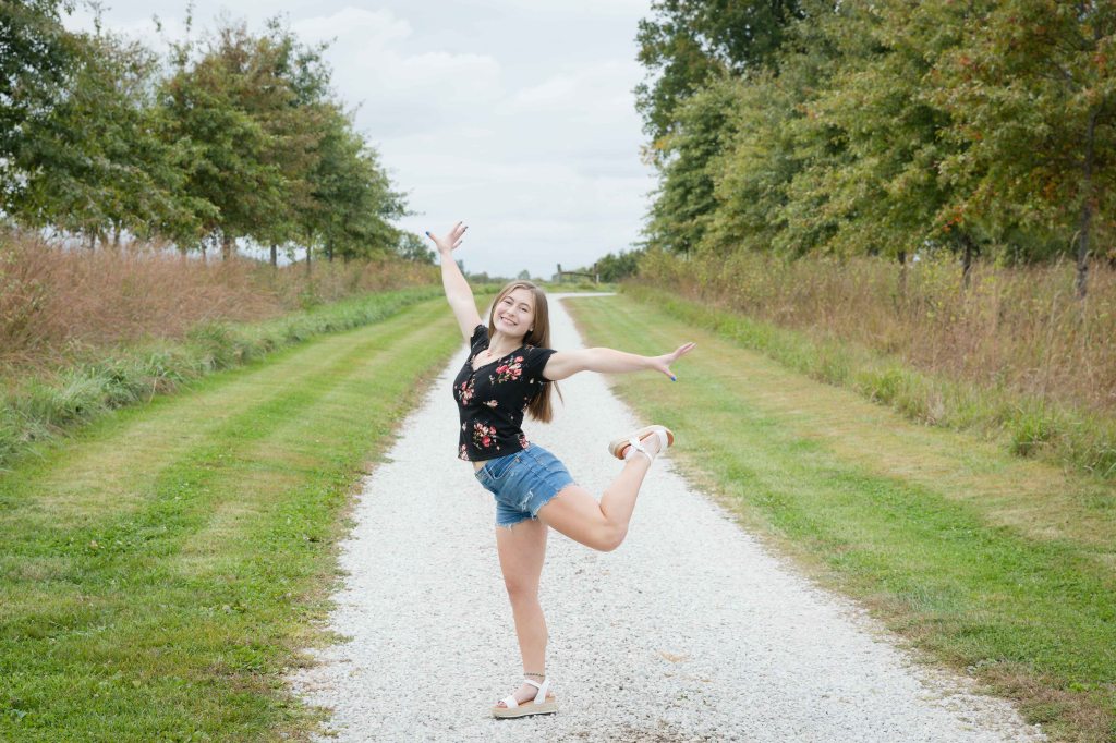 relaxed summer senior photo session Blue Springs Missouri